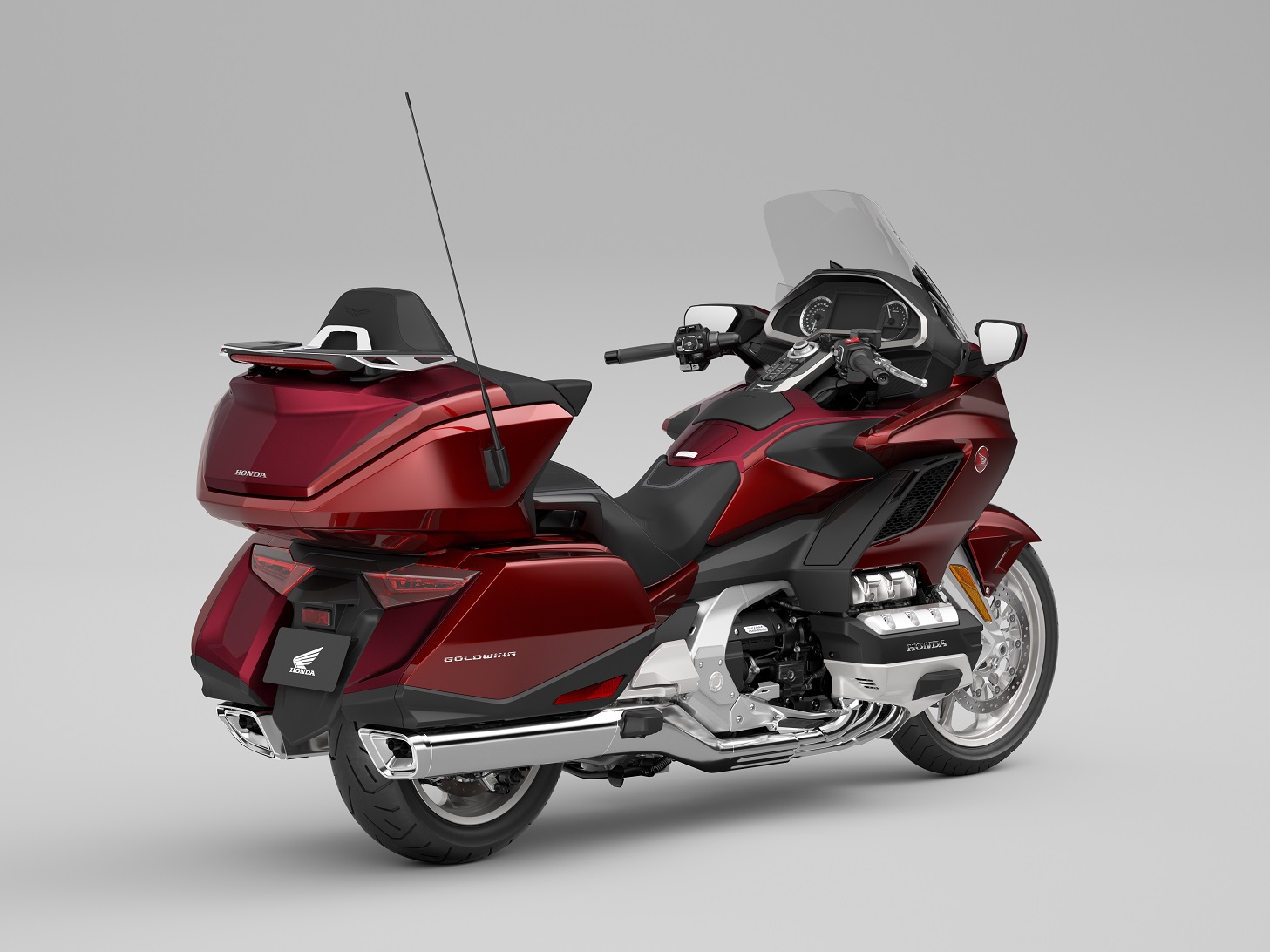 2. GoldWing 2024_Đỏ đen (1).jpg