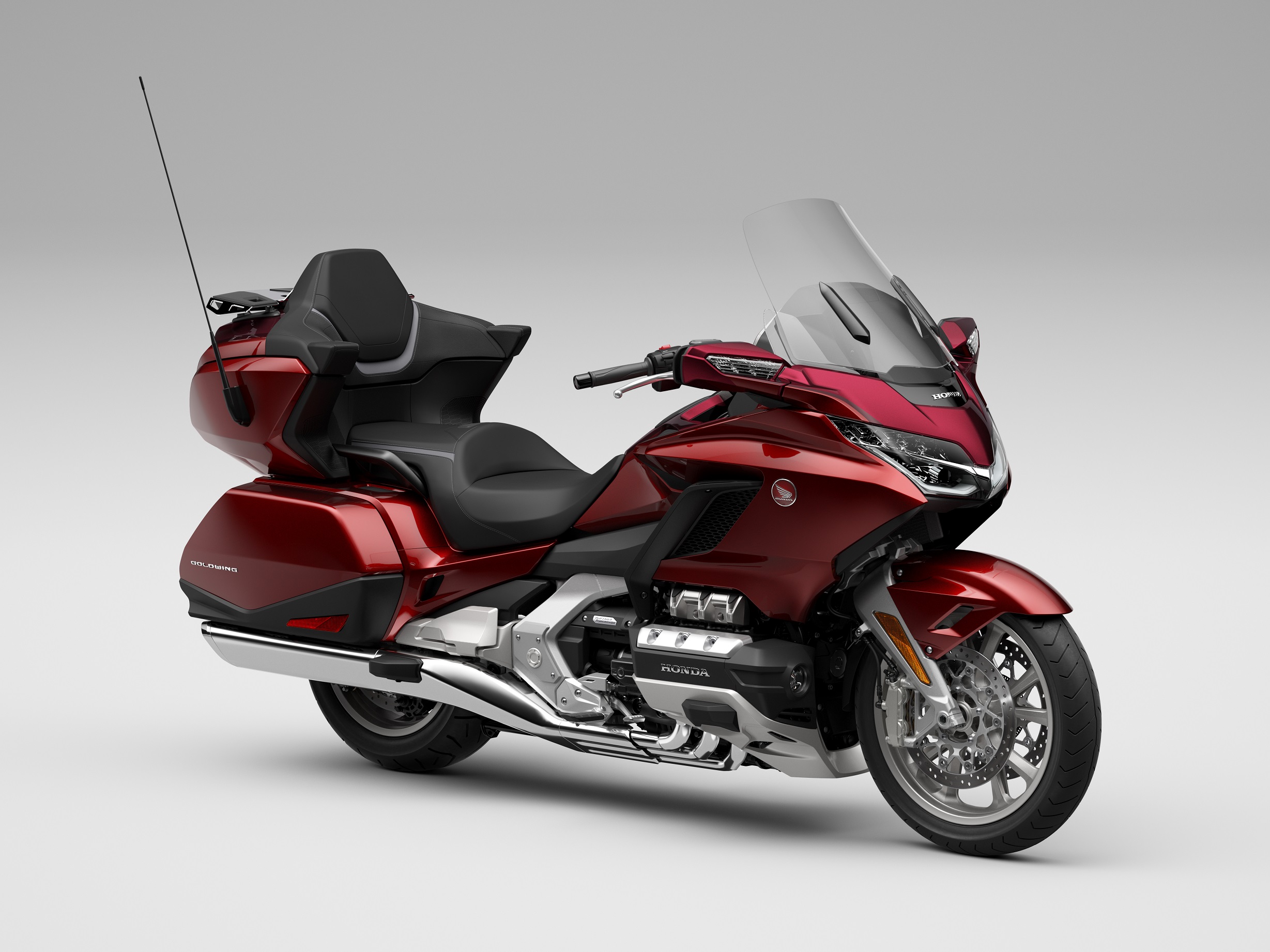 2. GoldWing 2024_Đỏ đen.jpg