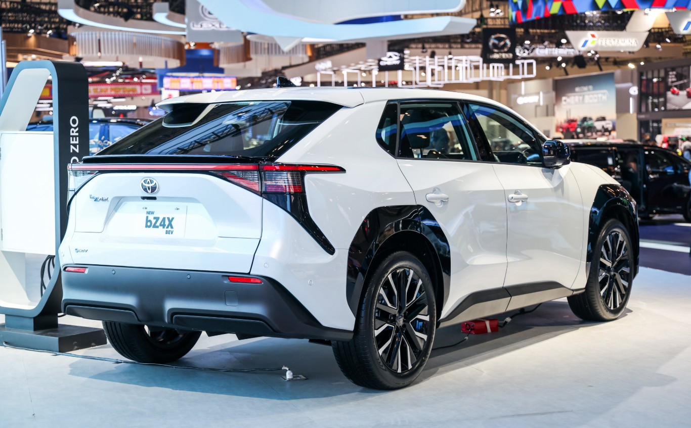 2025-GIIAS-Toyota-bZ4X-FL-1 2.jpg