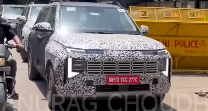 2025-Hyundai-Venue1-696x371 (2).jpg