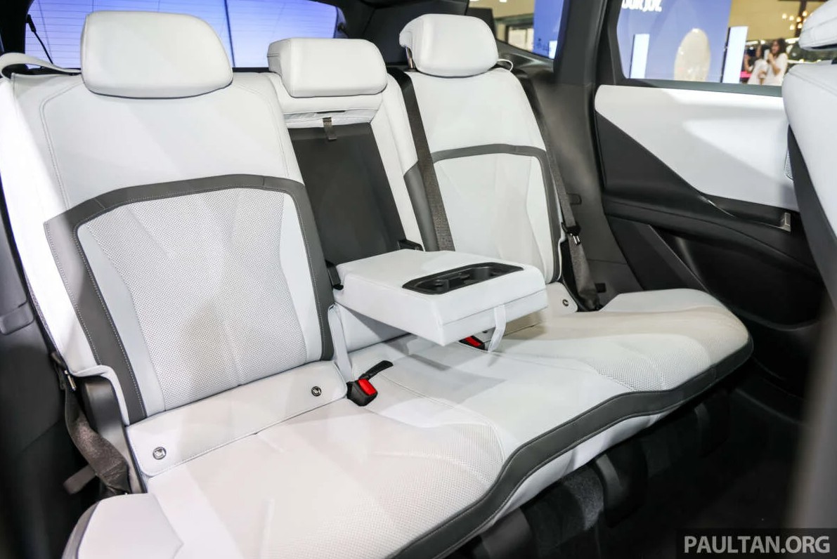 2026-GIIAS-BMW-iX3 8.jpg