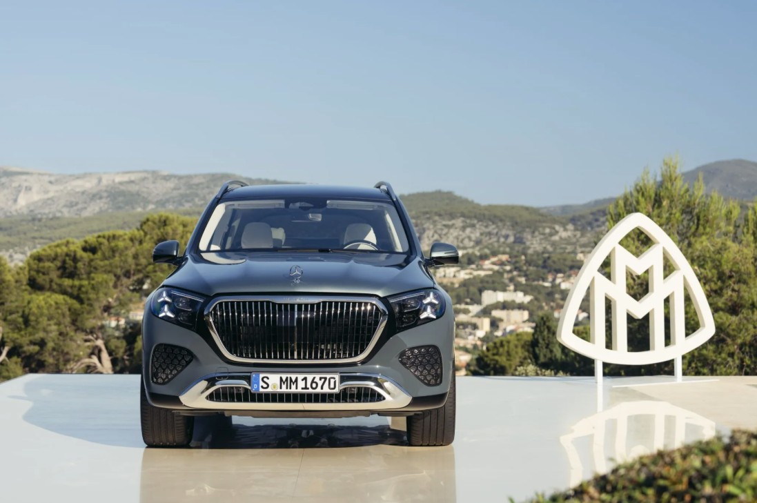 2026-Mercedes-Maybach-GLS-680-3.jpg