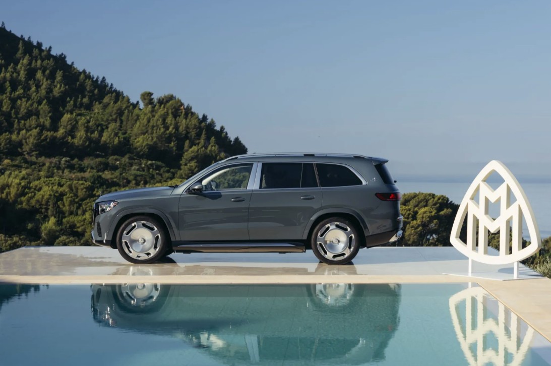 2026-Mercedes-Maybach-GLS-680-4.jpg