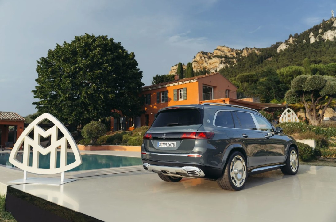 2026-Mercedes-Maybach-GLS-680-5.jpg