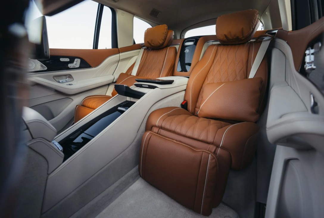 2026-Mercedes-Maybach-GLS-680-7.jpg