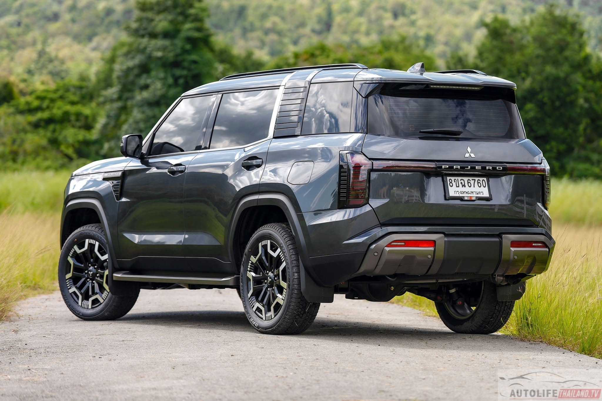 2026 Mitsubishi Pajero 2.jpg