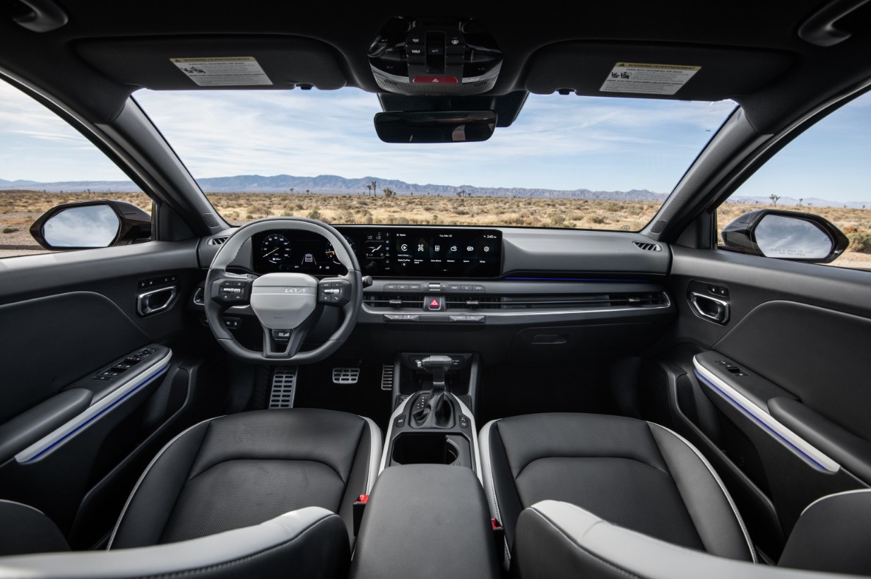 2026_K4_Hatchback 3.jpg