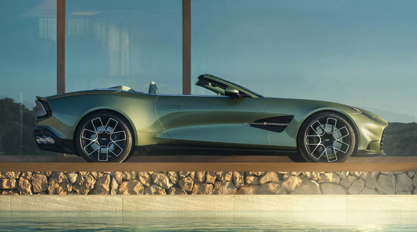 Aston Martin Vanquish Volante 5.jpg