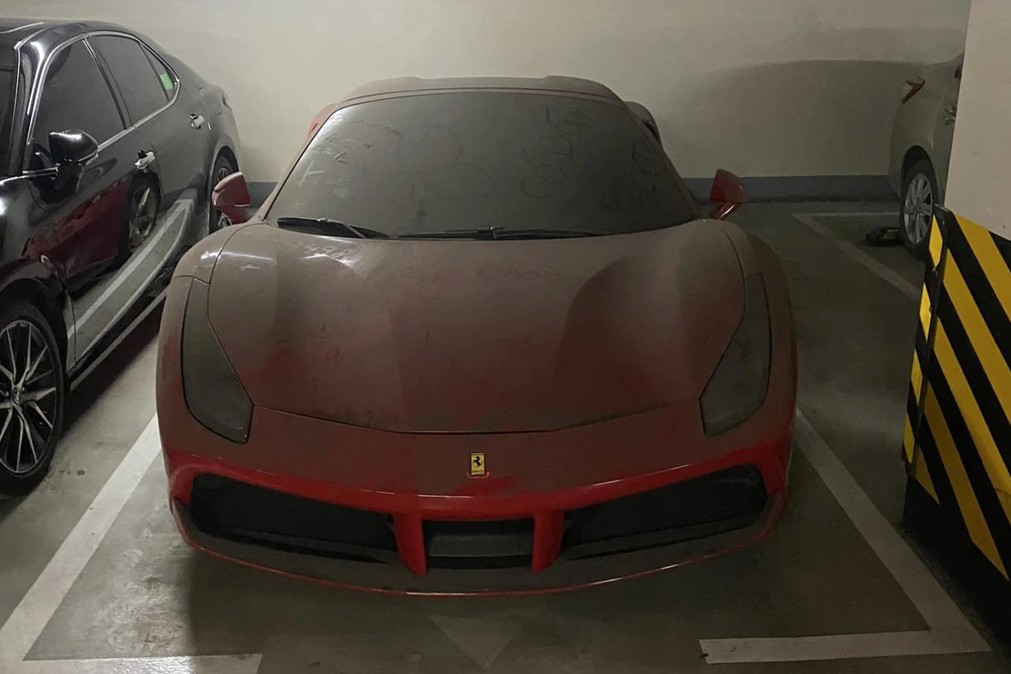 Ferrari 488 Spider.jpg