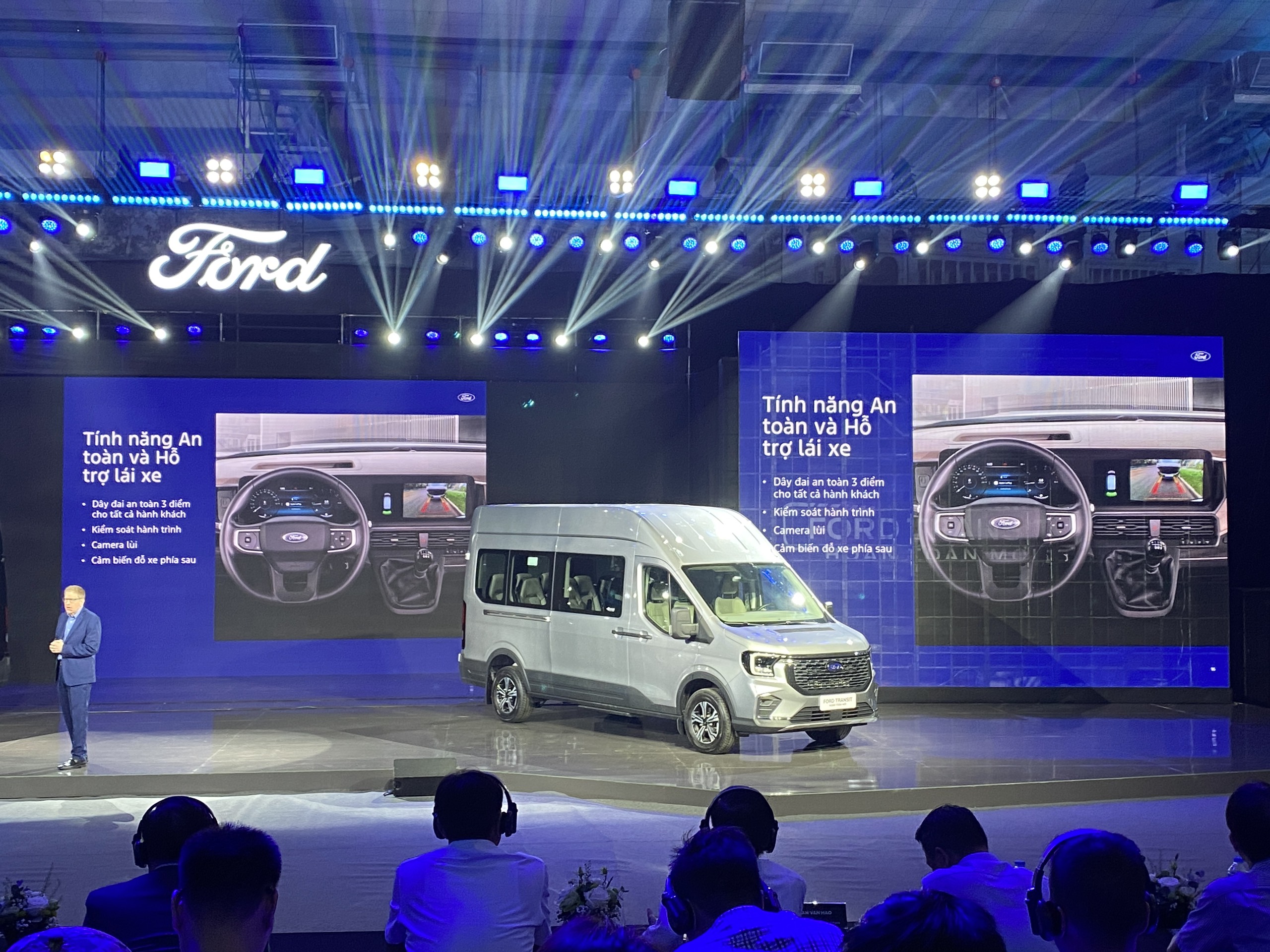 Ford Transit 14.jpg