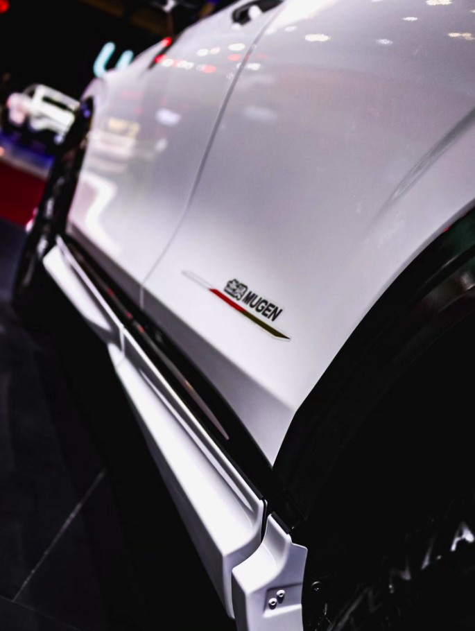 Honda HR-V RS eHEV Mugen-5.jpg