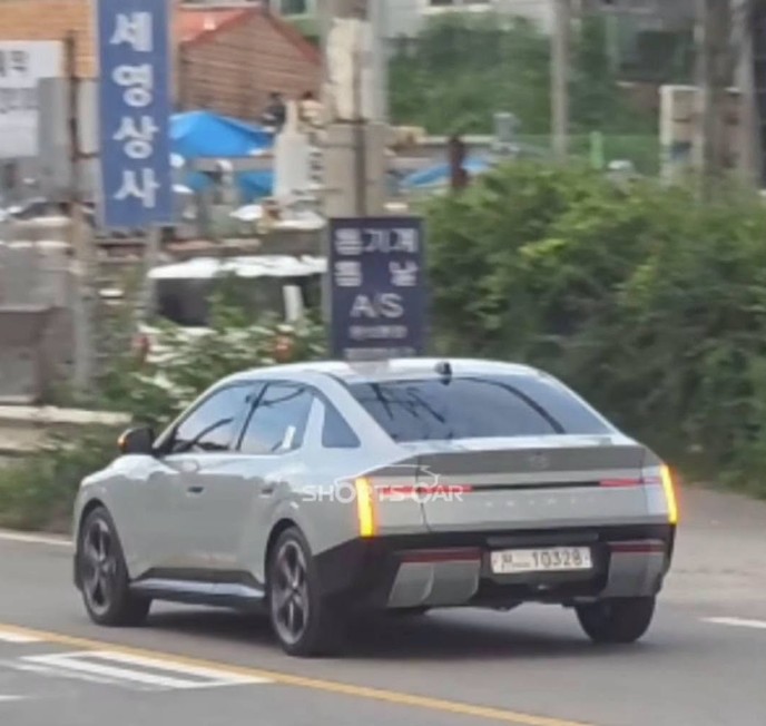 Hyundai Avante 5.jpg