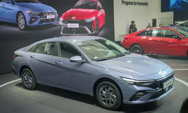 Hyundai Elantra 2025 2.jpg