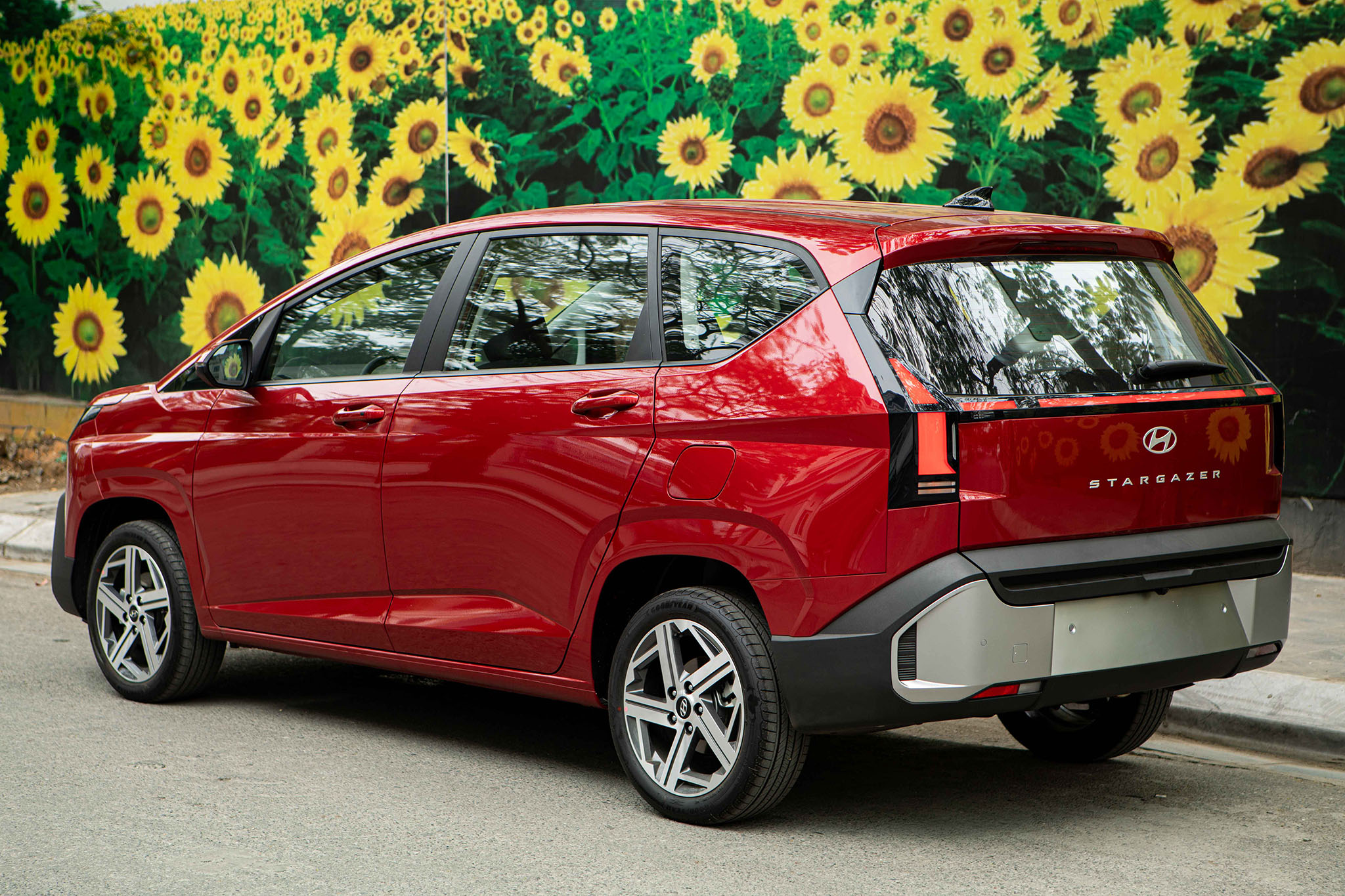 Hyundai NEW Stargazer 26.jpg