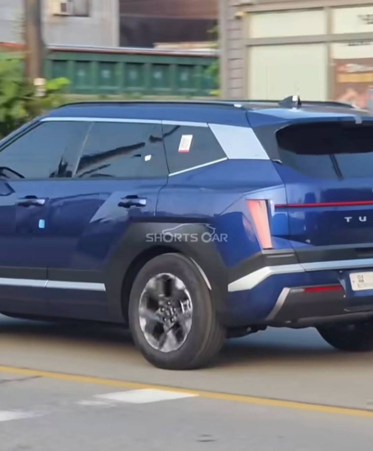 Hyundai Tucson 2027 xanh-7.jpg