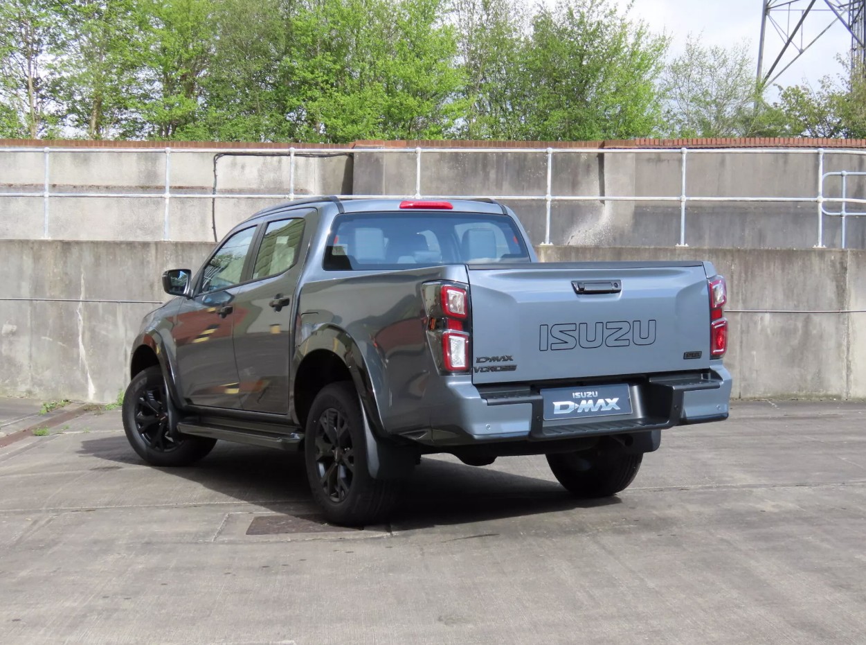 Isuzu D-Max Steel 3.jpg