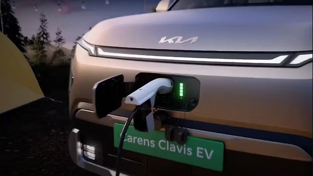 Kia Carens Clavis 3.JPG