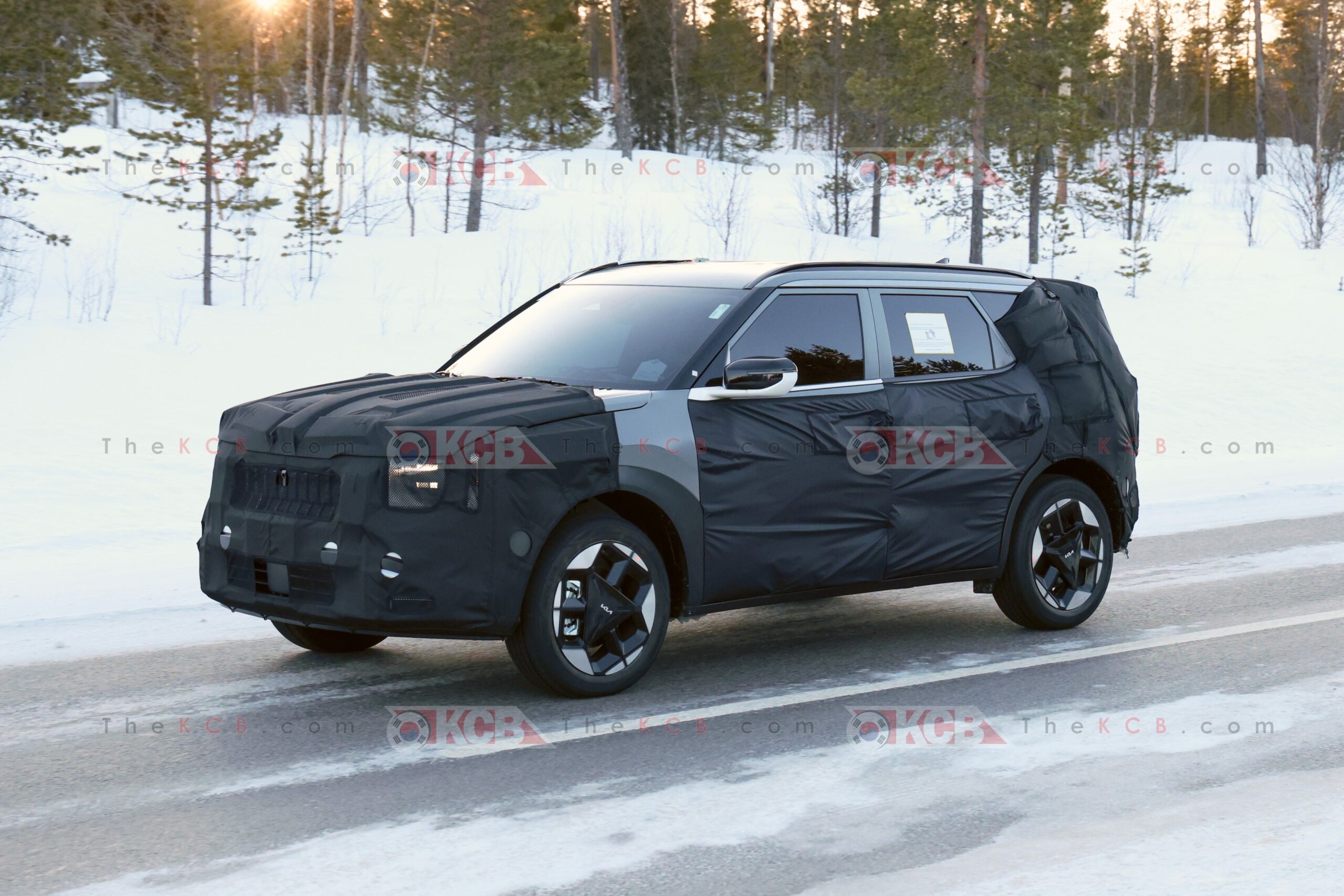 kia-seltos-hybrid-spied-arctic-circle-3-scaled.jpg