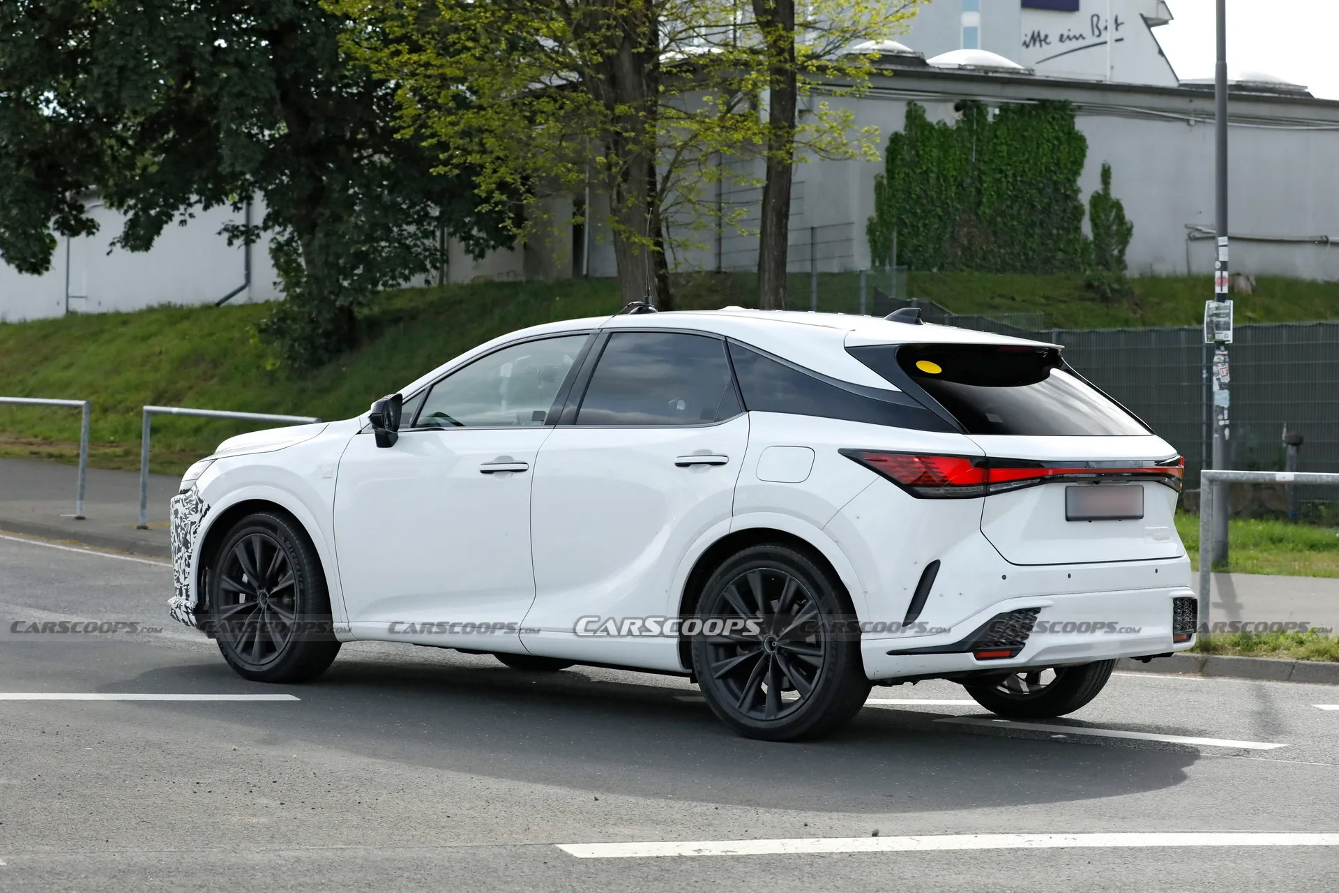 Lexus-RX-Facelift-Spy-Shots-17.jpg