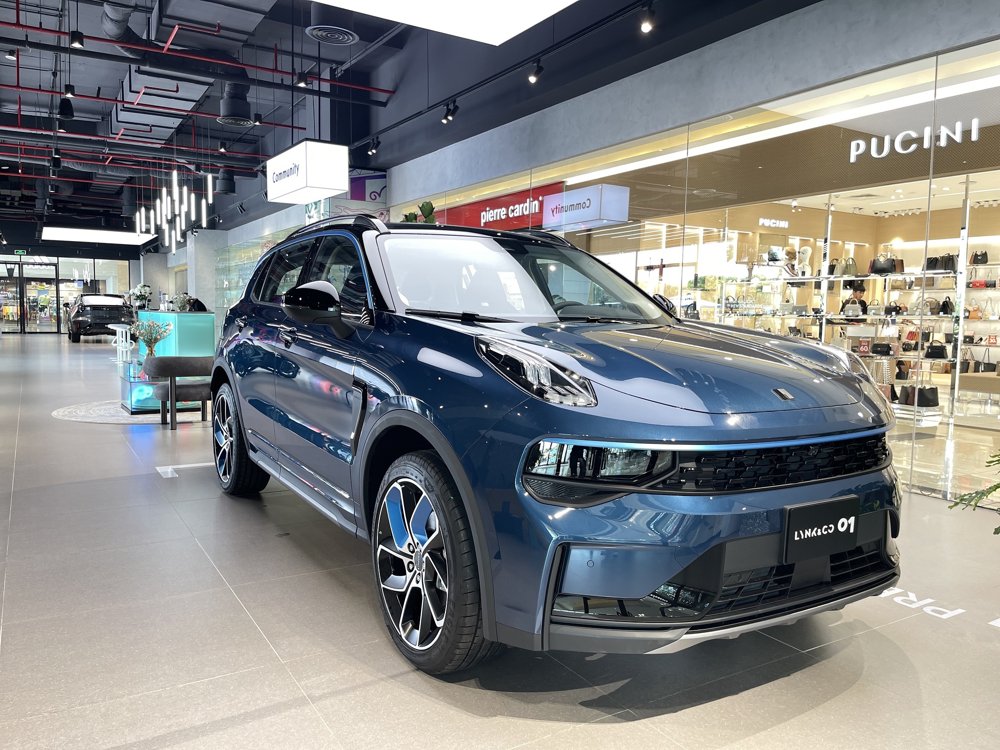 Lynk & Co 01  (3).JPG