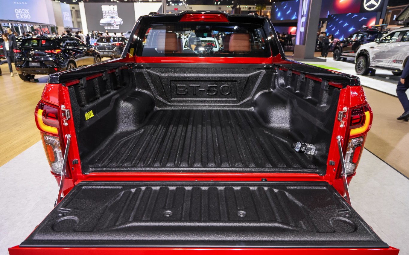 Mazda BT-50 2025 5.jpg