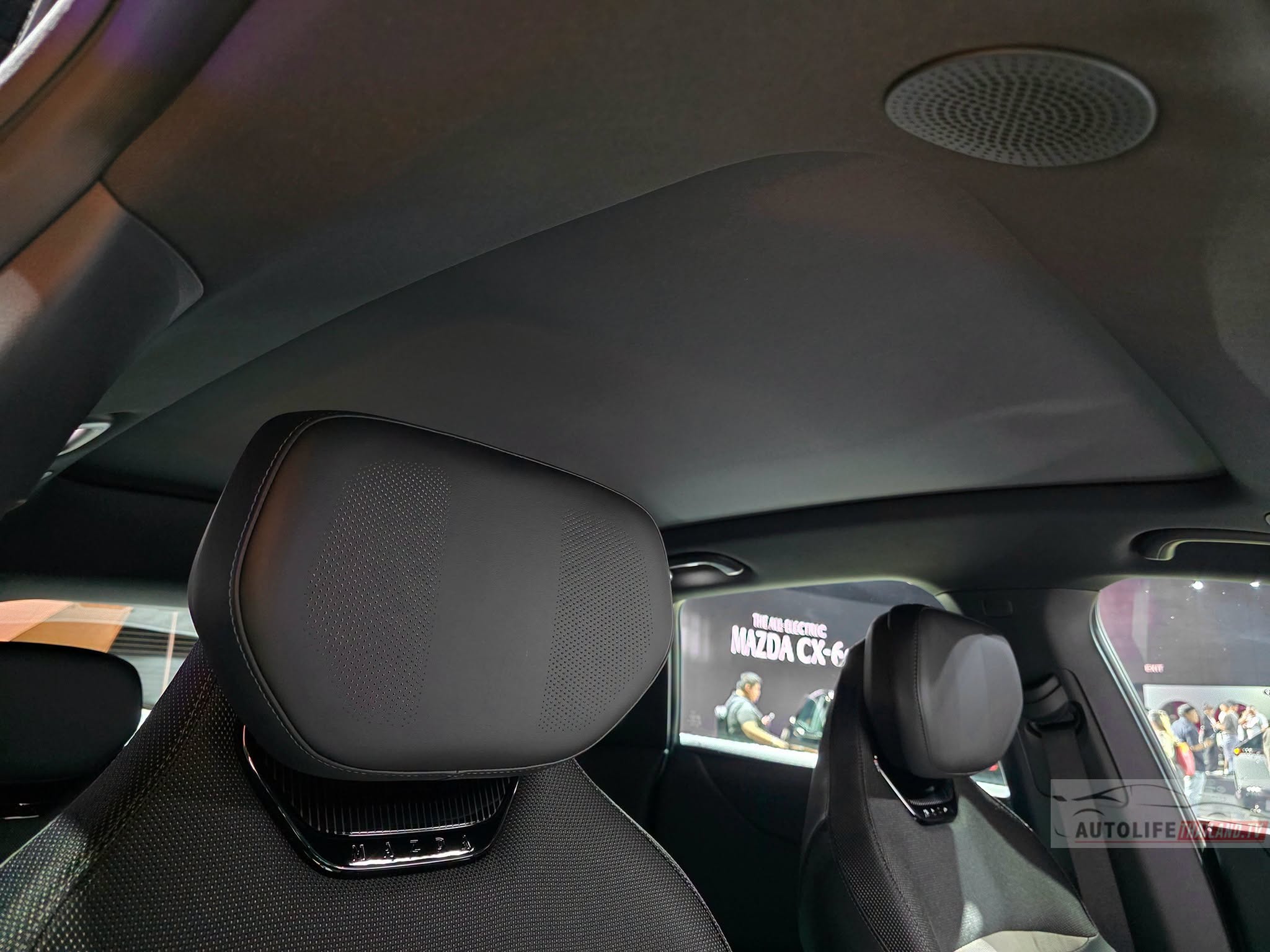 Mazda CX-6e 2027 15.jpg