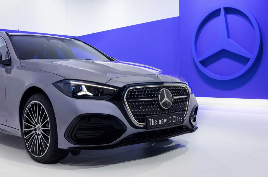 Mercedes-Benz C-Class facelift 6.jpg
