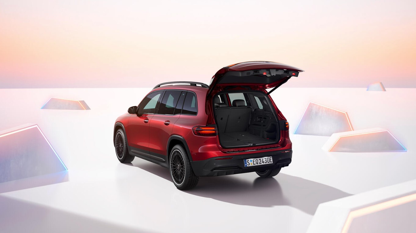 Mercedes-Benz EQB 250+ FL 5.jpg