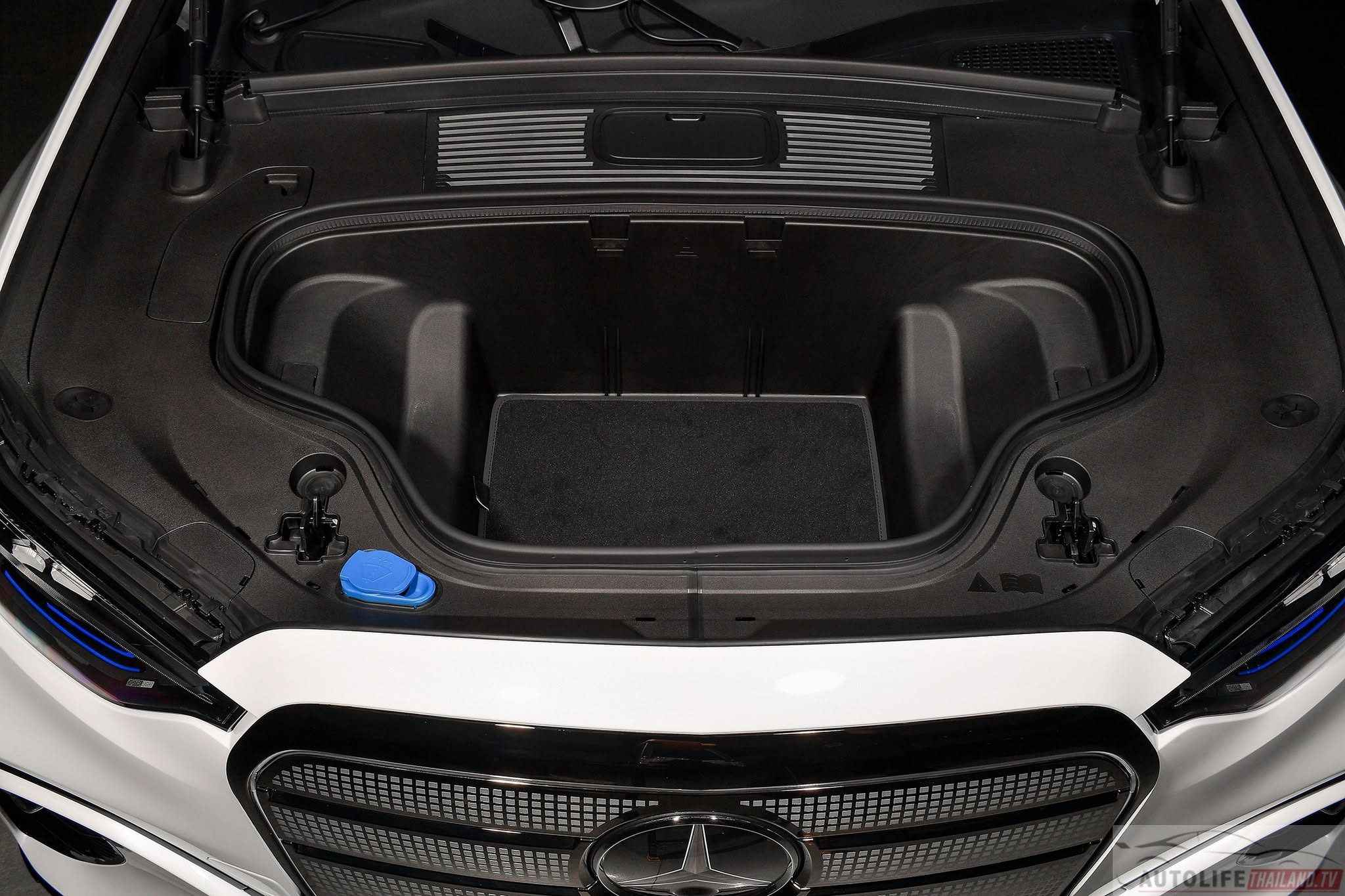 Mercedes-Benz GLC 300 -12.jpg