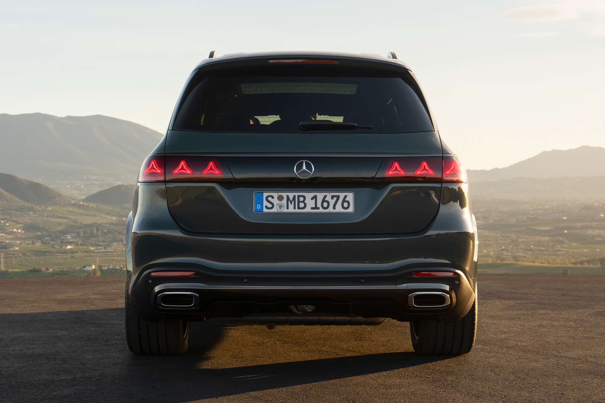 Mercedes-Benz GLS 7.jpg