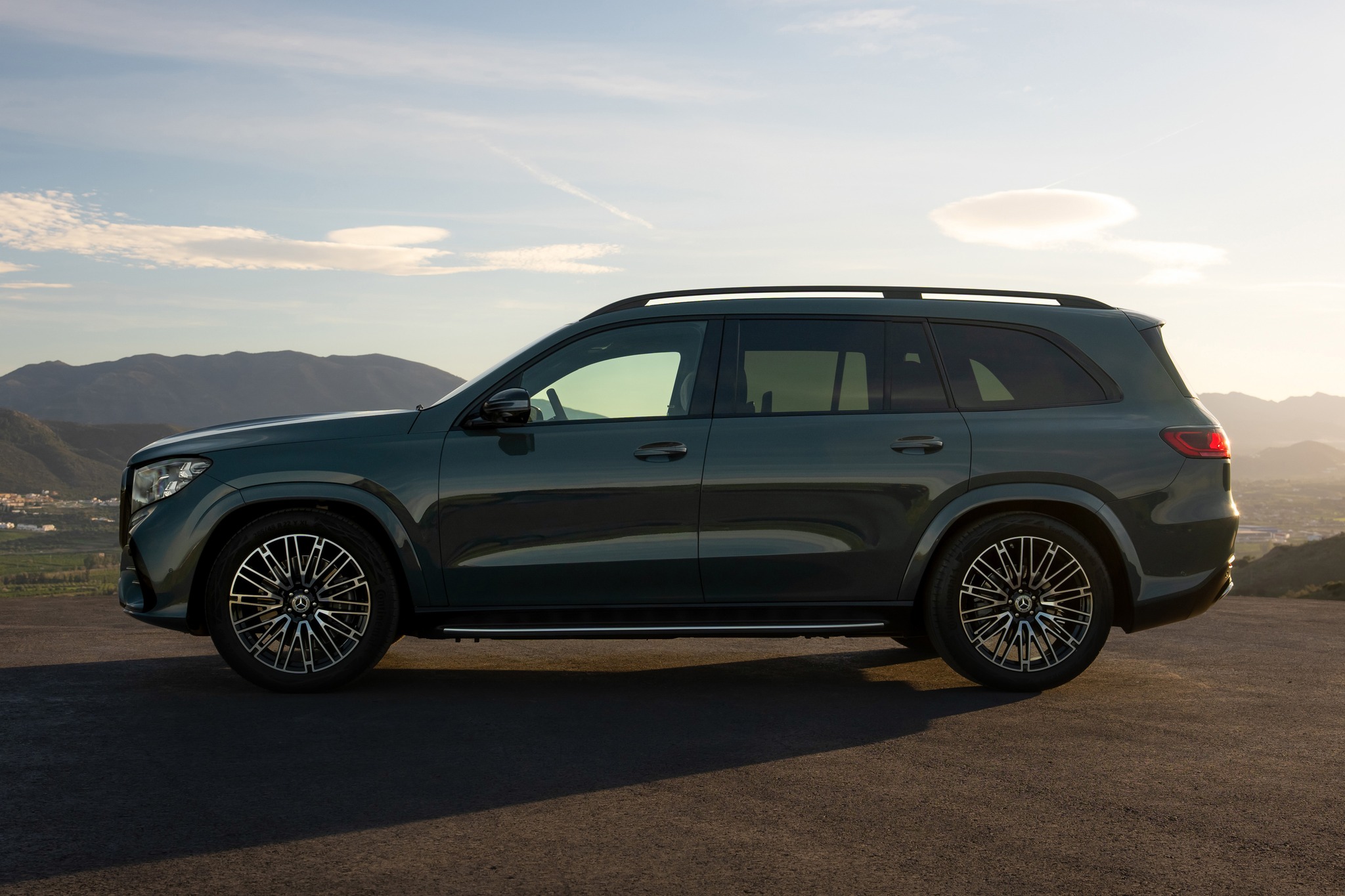 Mercedes-Benz GLS 8.jpg