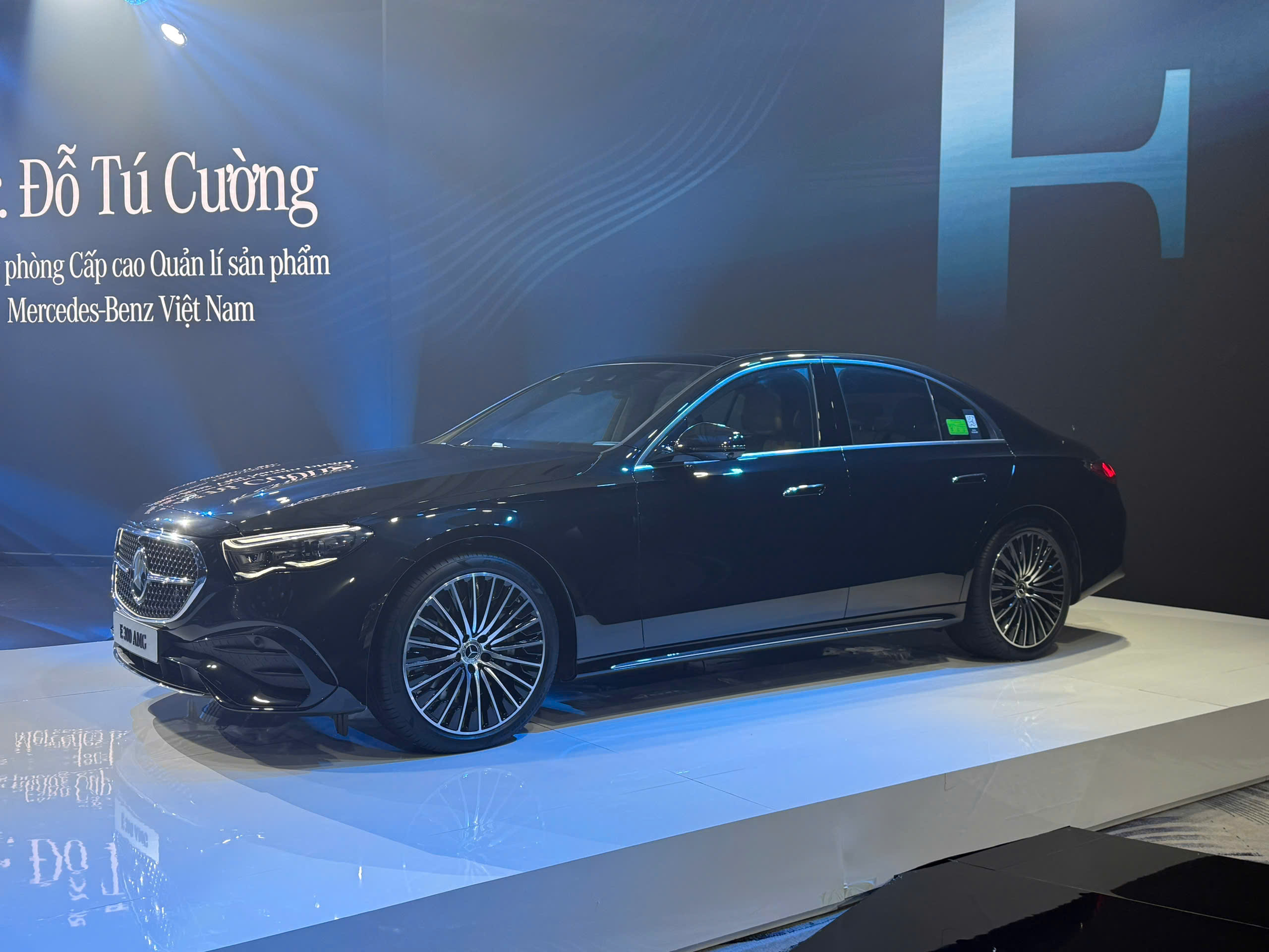 Mercedes E Class 4.jpg