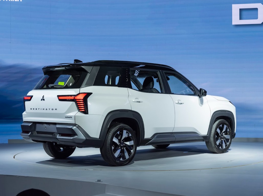 Mitsubishi Destinator 2026-3.jpg