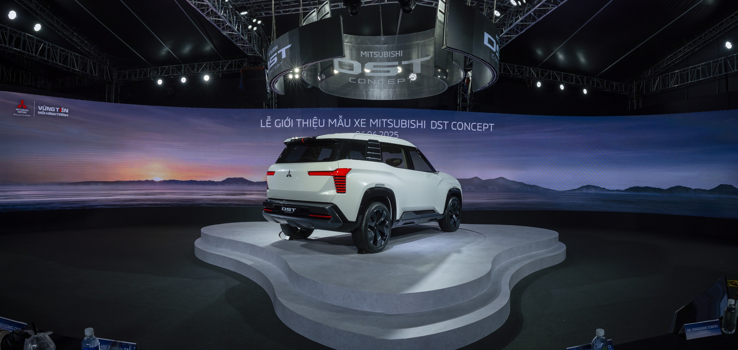 Mitsubishi DST (1).JPG