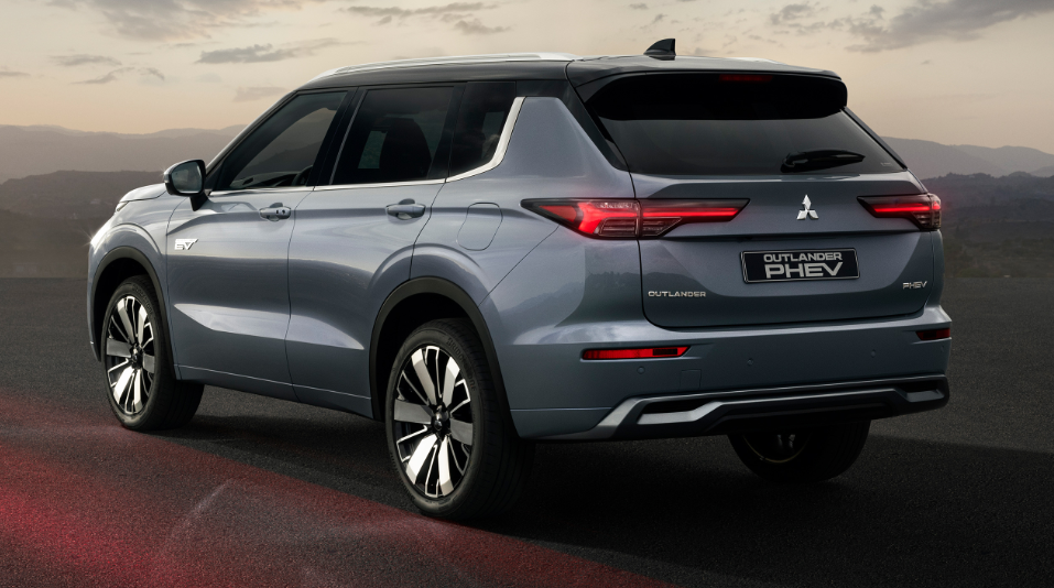 Mitsubishi Outlander PHEV 2025 2.PNG