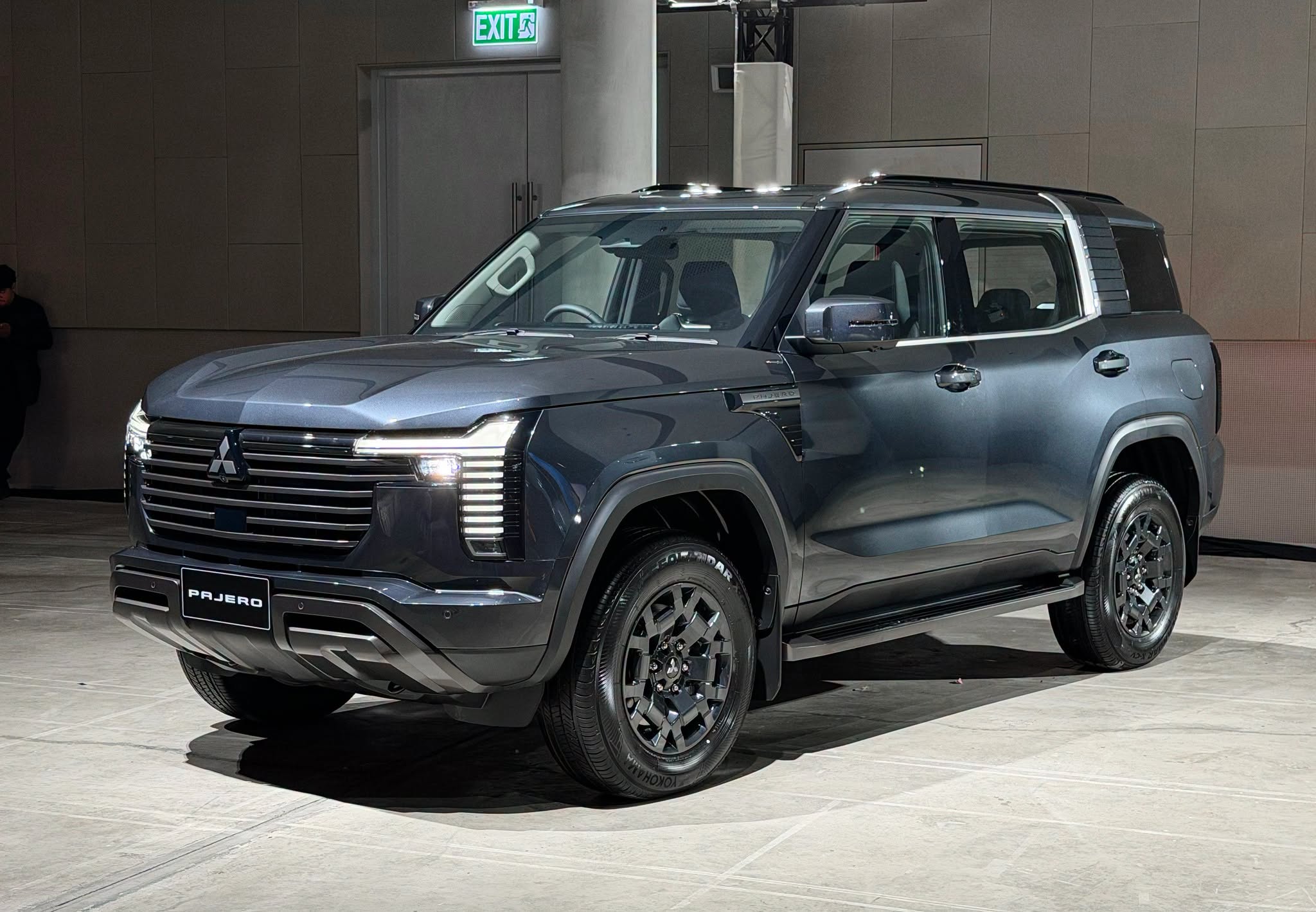 Mitsubishi Pajero -a1.jpg
