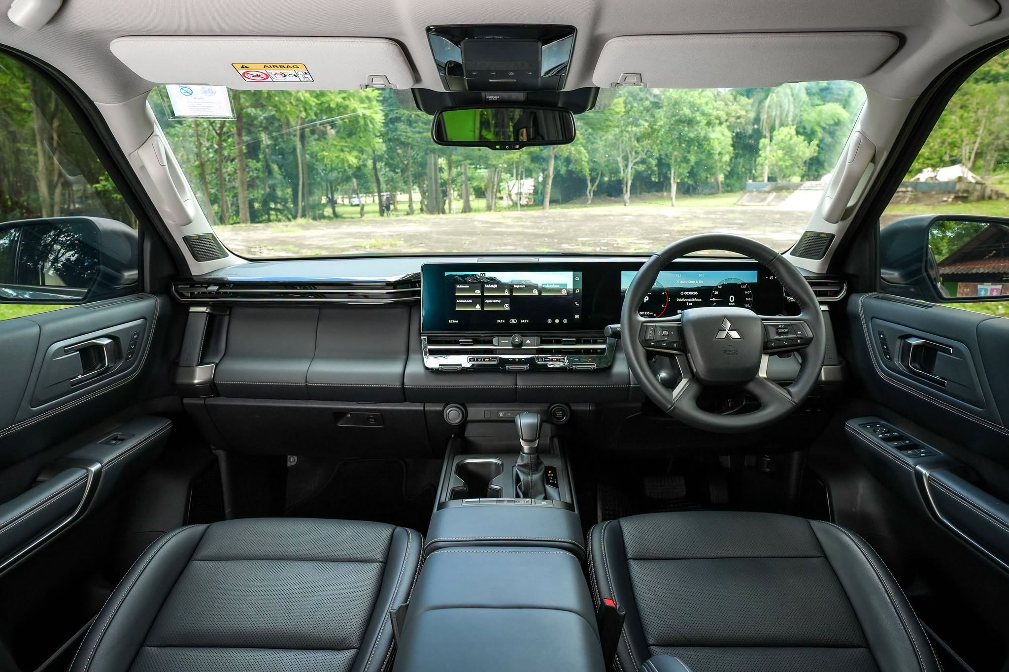 Mitsubishi Pajero GSR 2WD 4.jpg