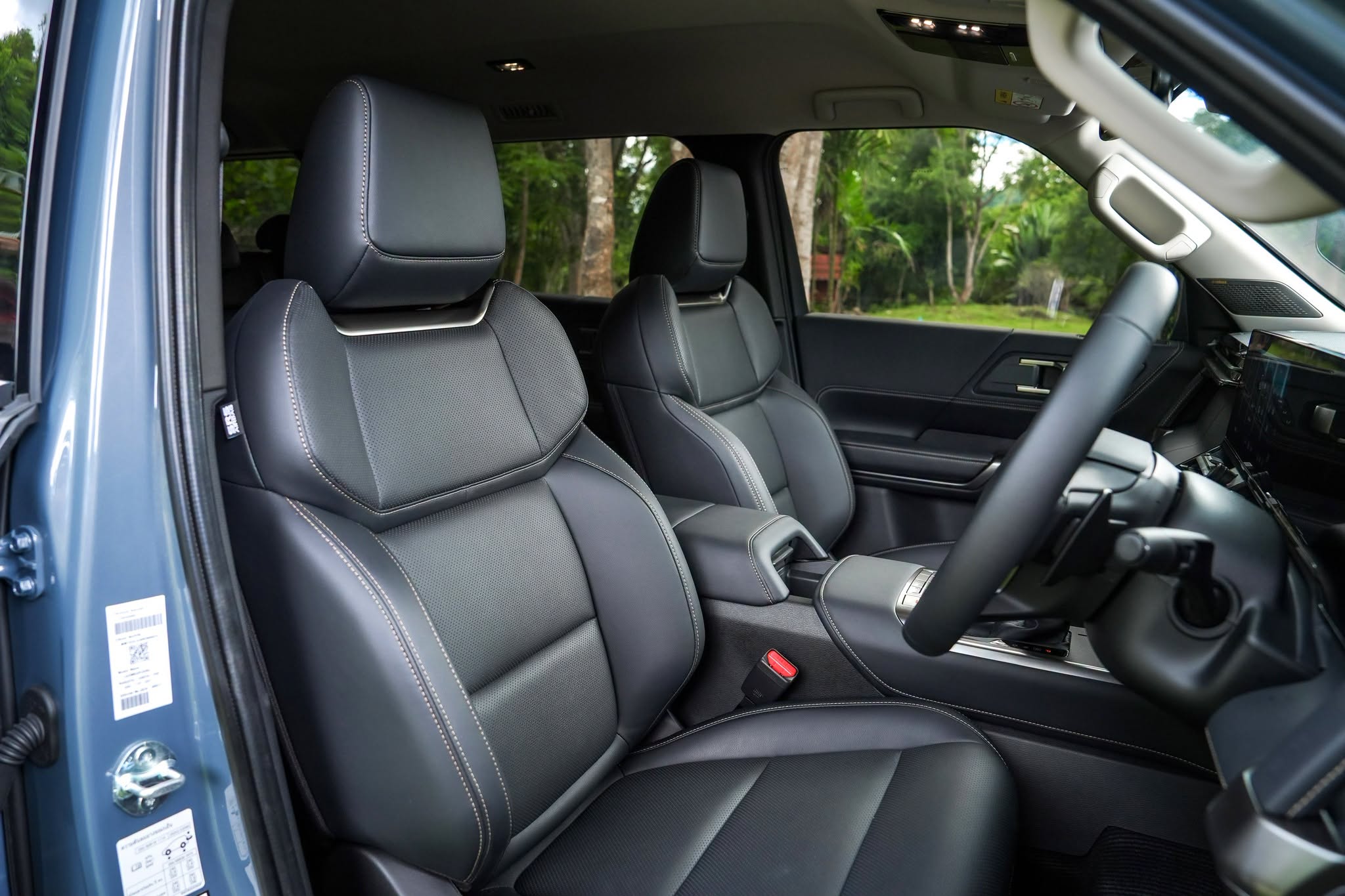 Mitsubishi Pajero GSR 2WD 5.jpg