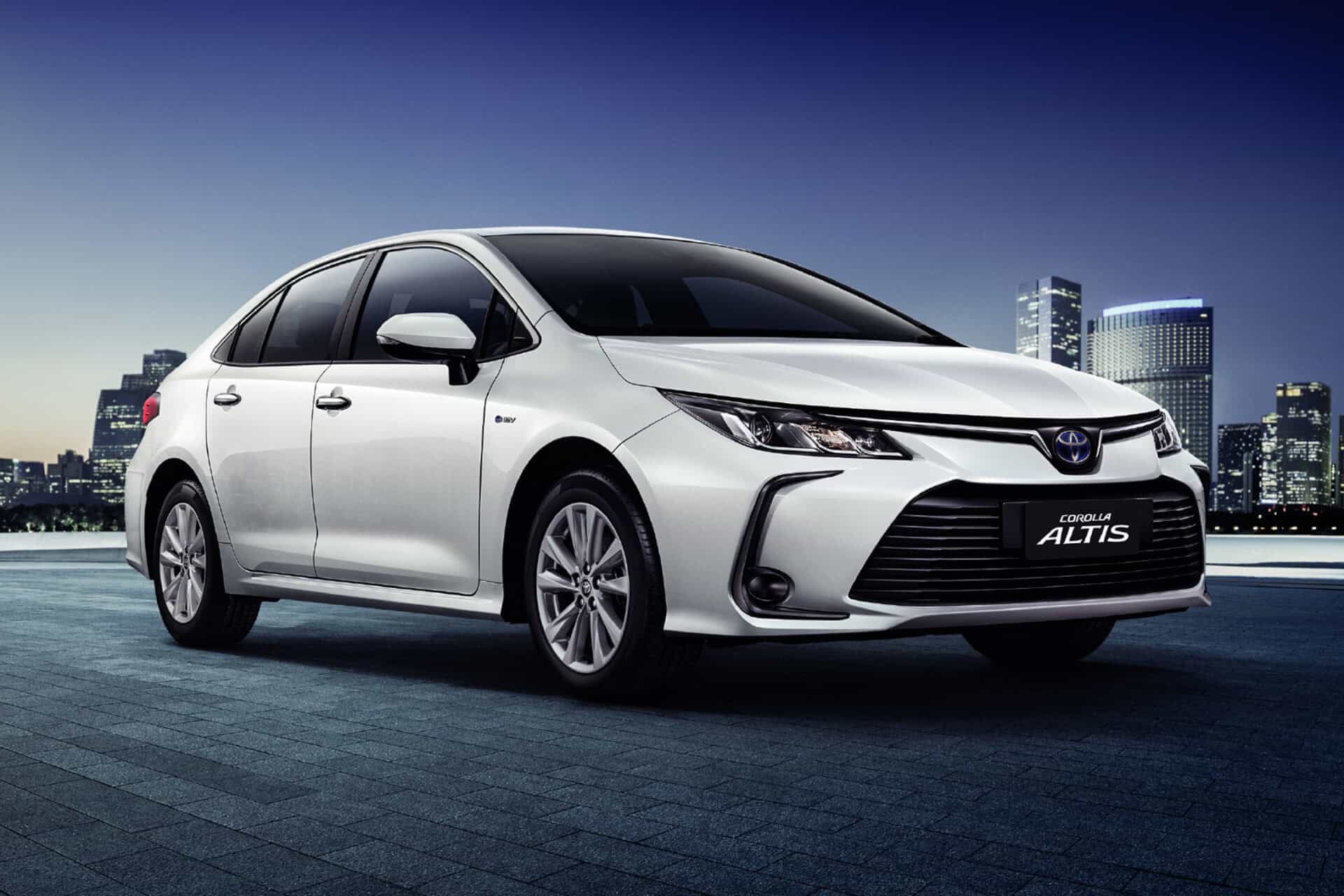 New-Corolla-Altis-HEV-Smart-1920x1280.jpg
