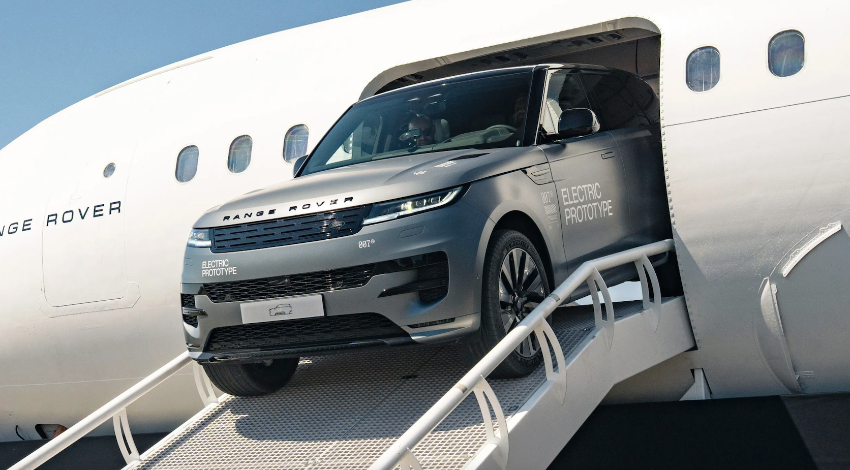 Range Rover Sport EV 2026-07-18 lúc 11.53.28.png