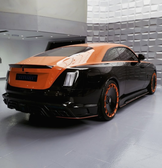 Rolls-Royce Spectre 2.PNG