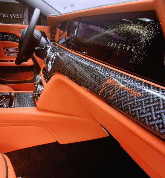 Rolls-Royce Spectre 6.PNG