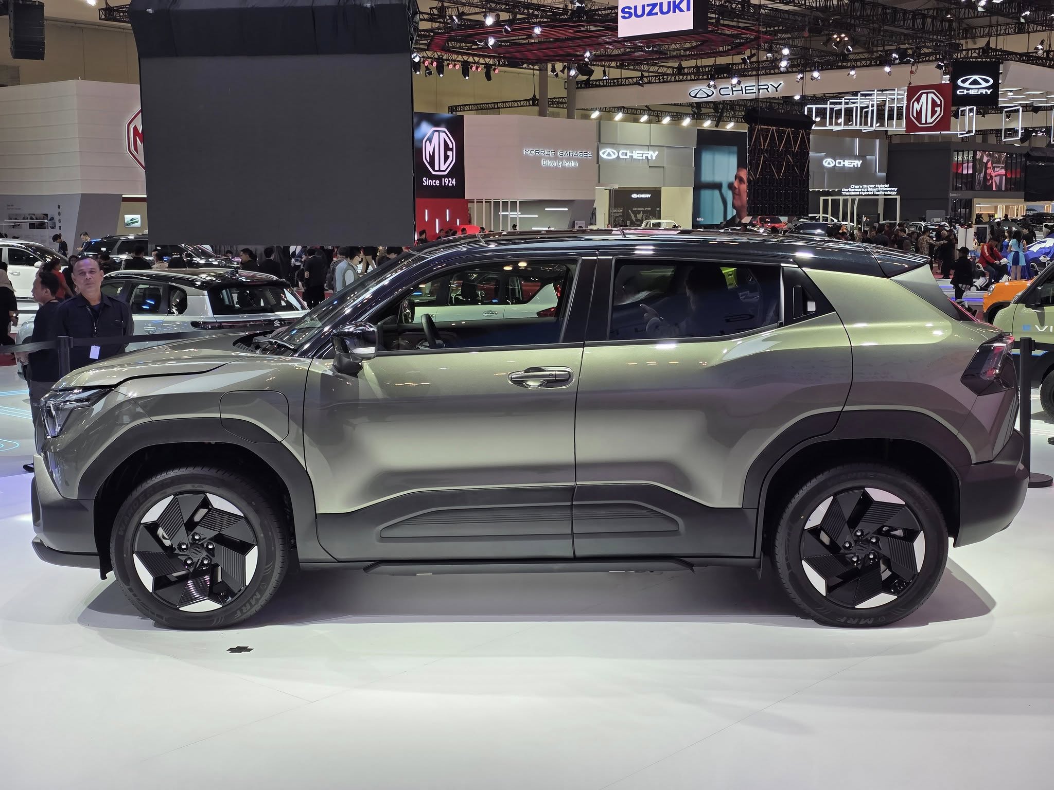 Suzuki e VITARA 6.jpg