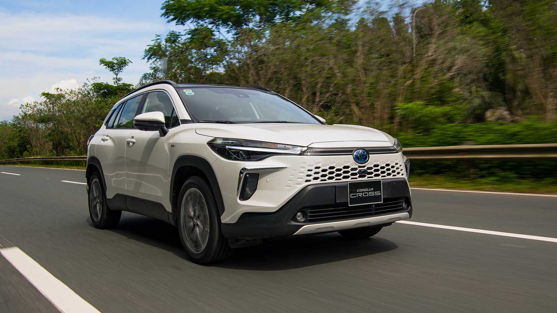 Toyota Corolla Cross 25.jpg