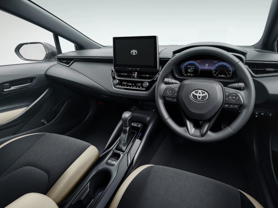 Toyota-Corolla-Sport-G-Z-Active-Elegance-Japan-1-copy-2048x1155.jpg