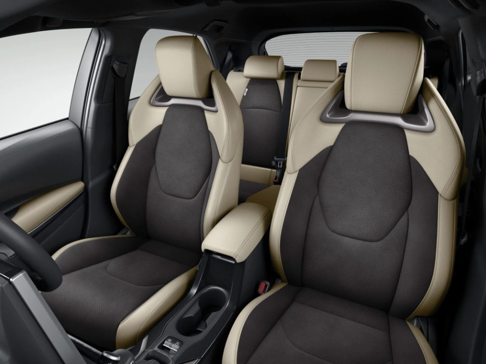 Toyota-Corolla-Sport-G-Z-Active-Elegance-Japan-1-copy-2048x1156.jpg