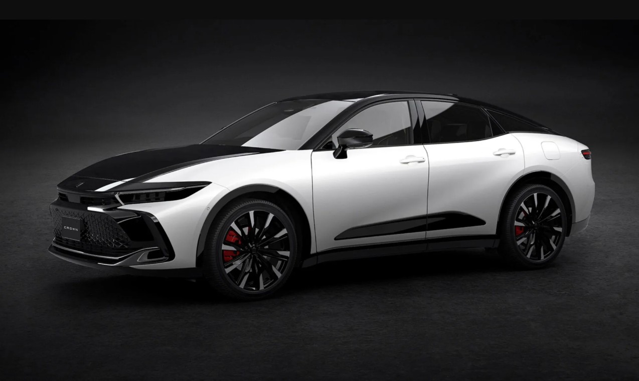 Toyota Crown Crossover 2027.jpg