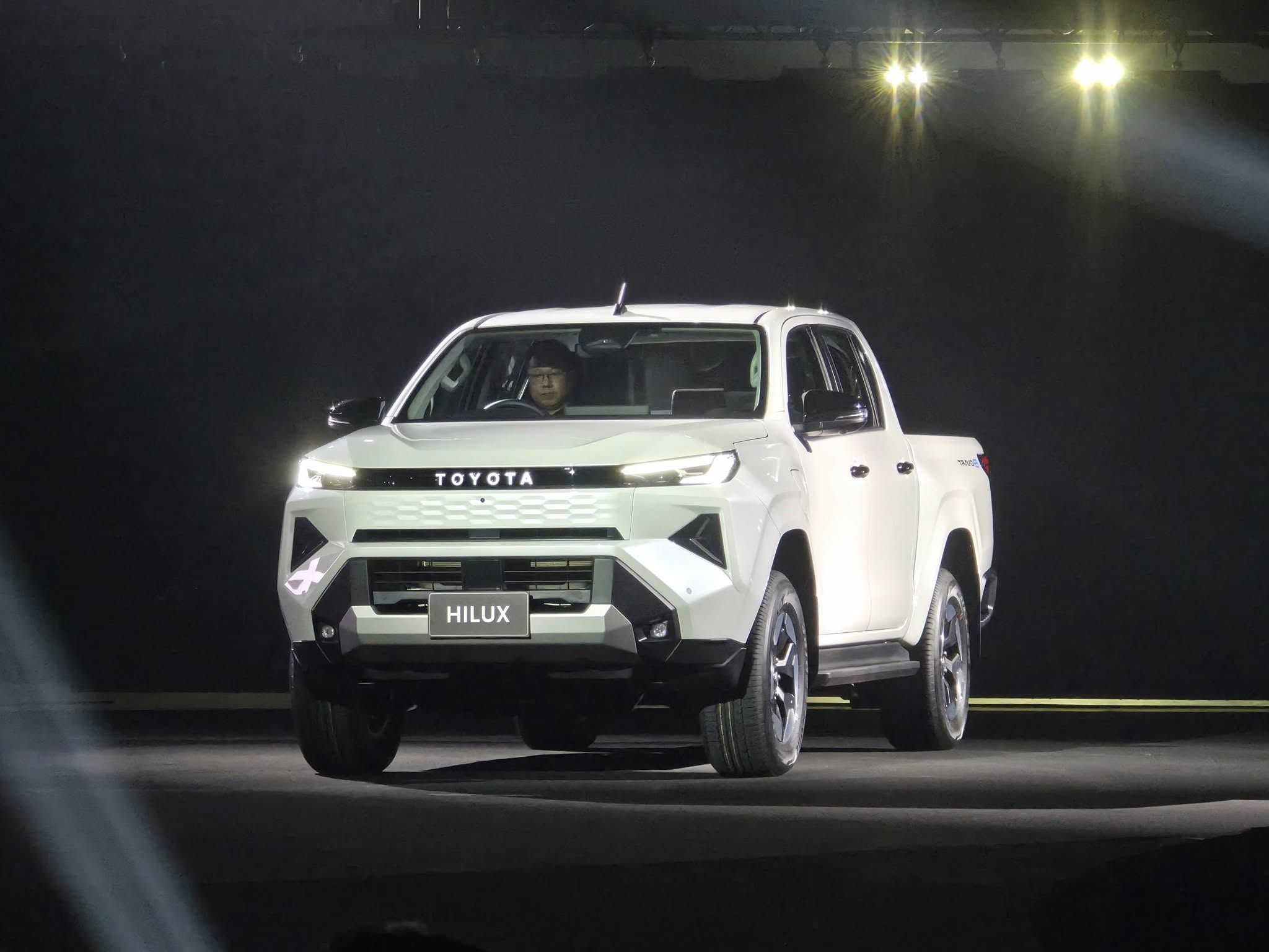 Toyota Hilux 2026 6.jpg