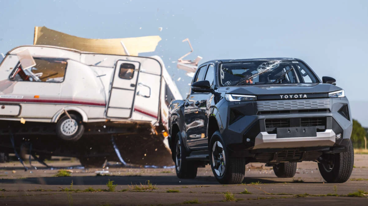 Toyota Hilux EV 2.png