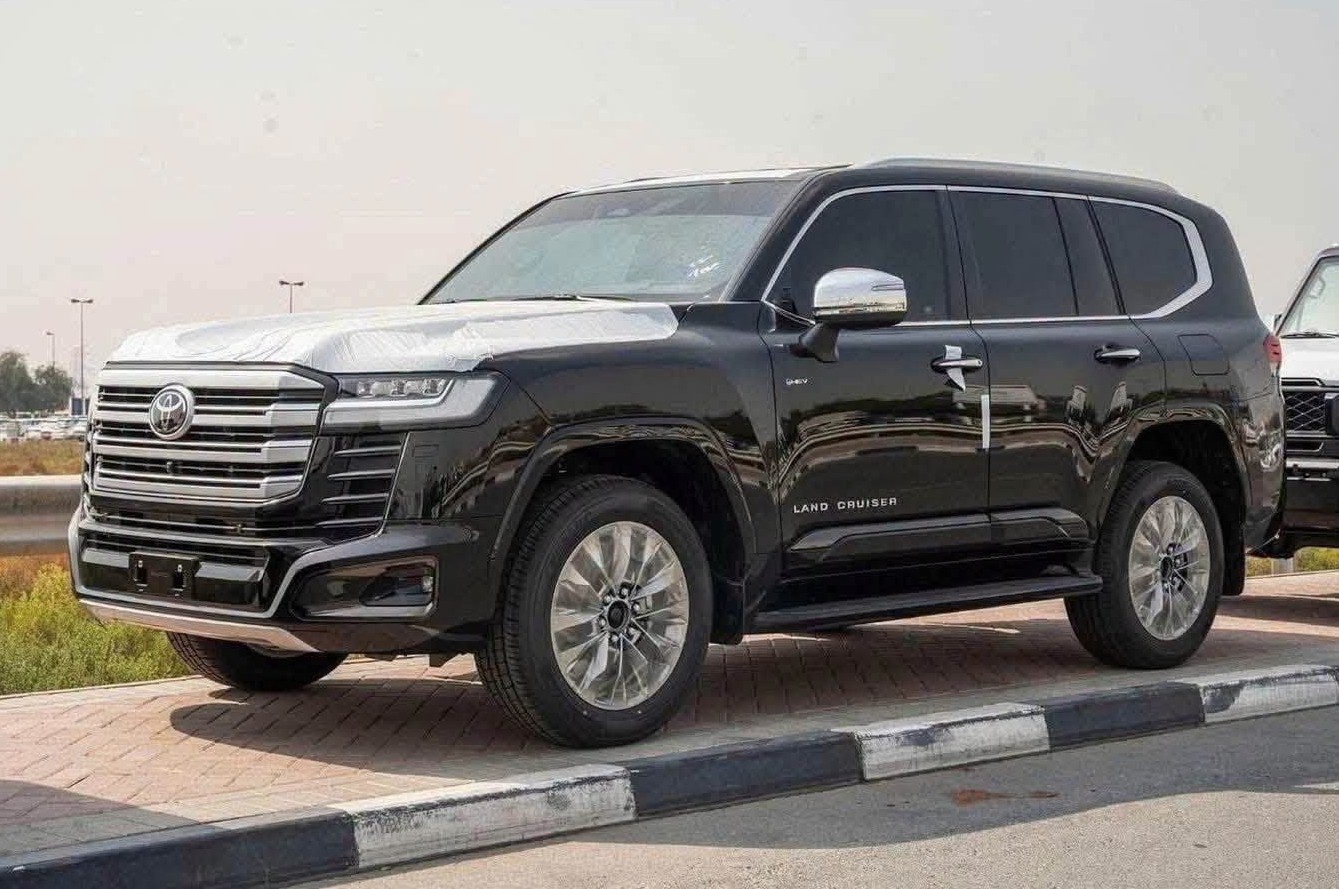 Toyota Land Cruiser hybrid.jpg